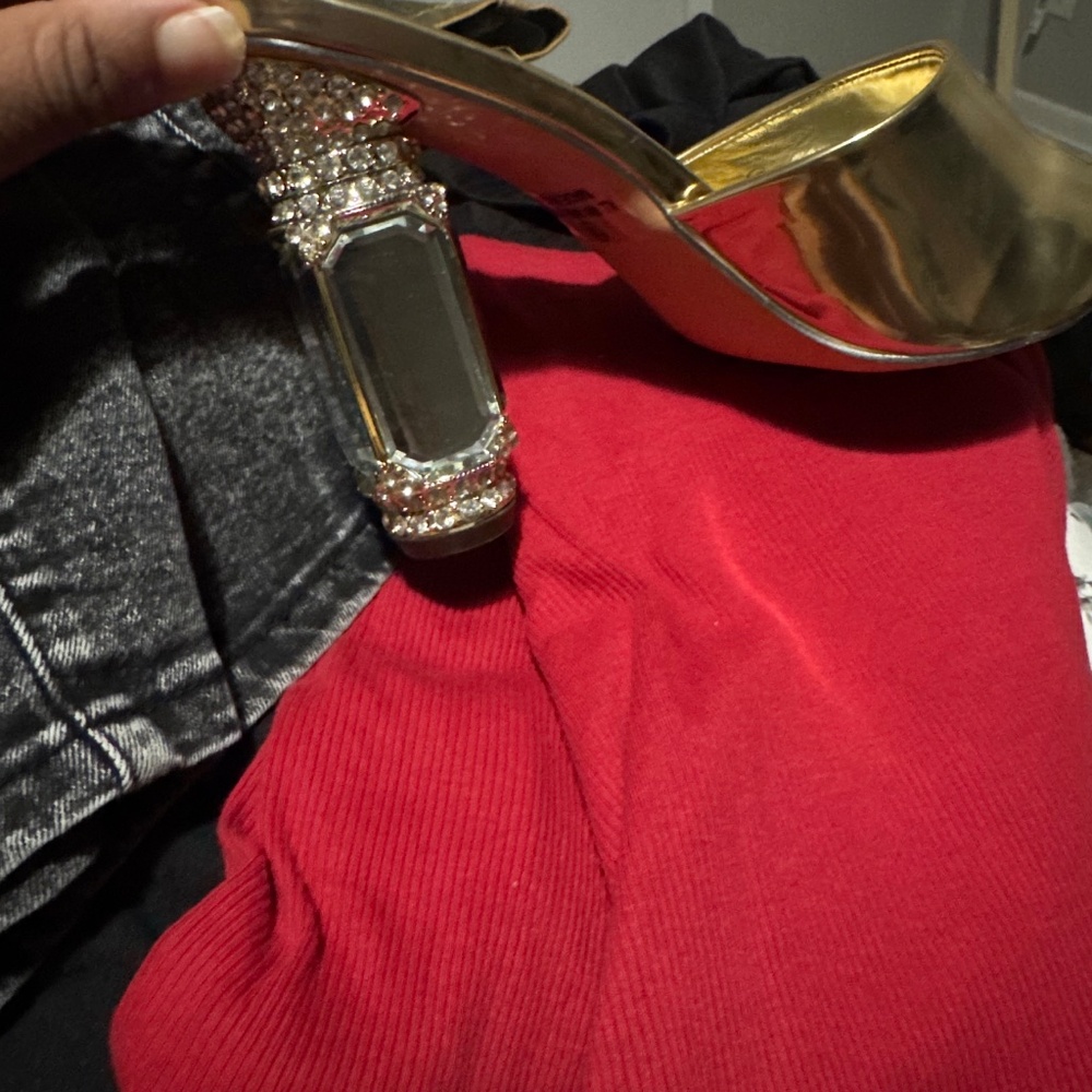 Heels - Picture 3 of 3
